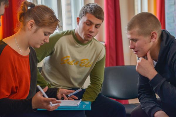 Знову разом: зустріч випускників молодіжного клубу «Як стати успішним»